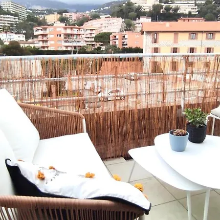 150 M De La Plage. Proche Monaco. Terrasse Piscine Апартаменты